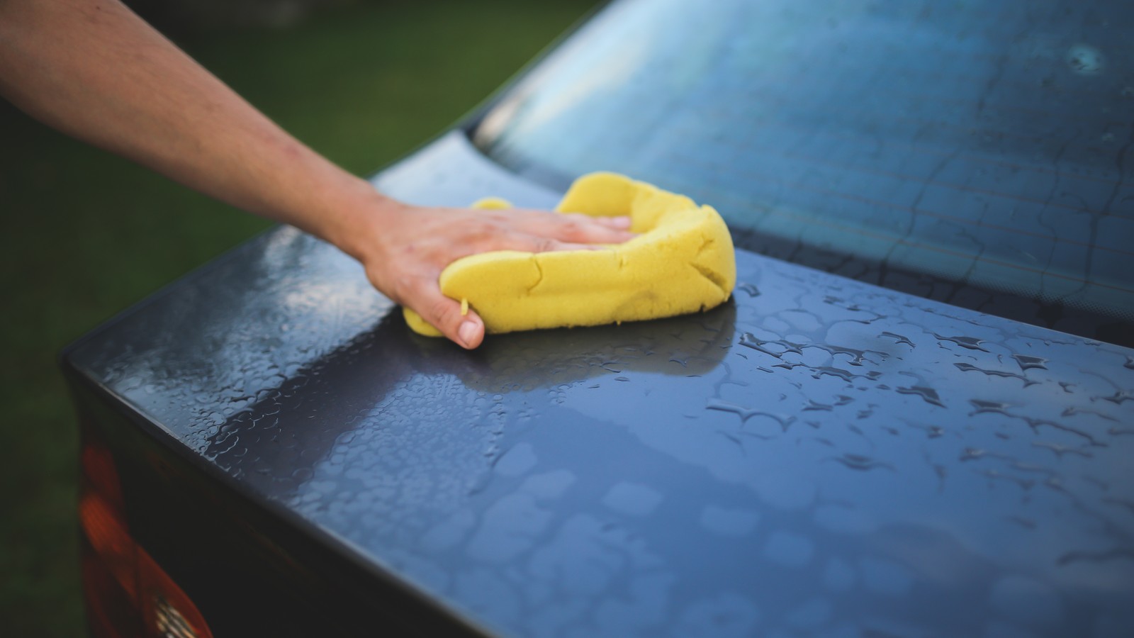 Automotive Clay Bar vs Clay Mitt: Decontamination Guide