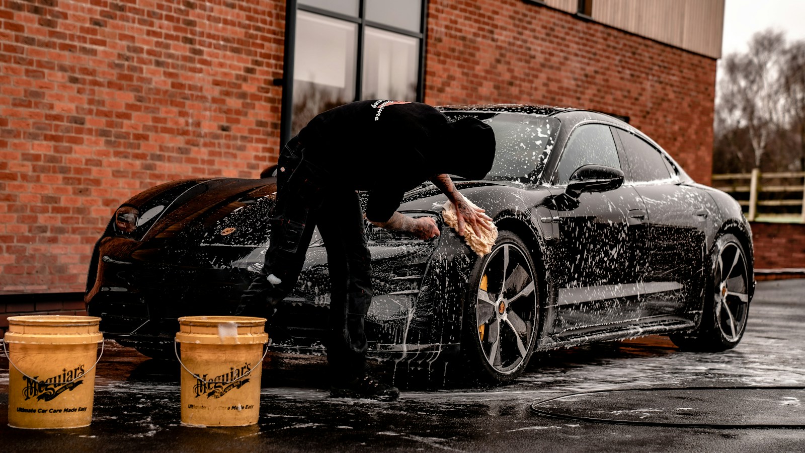 Pre-Sale Wheel and Tyre Detailing: First Impression Curb Appeal